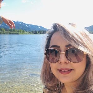 Meet your Posher, Negar